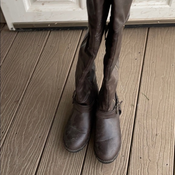 Knee boots - Picture 2 of 2